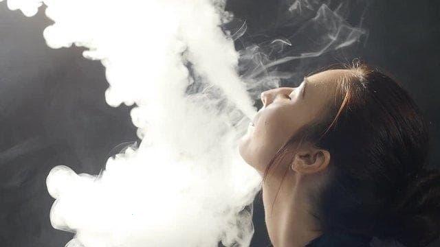 Complete e-cigarette Guide for Modern Vapers Who Want to Smoke Smart and Save Money