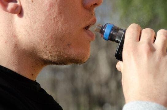 Dampfer Shop explores is e-cigarette vapour harmful to others and offers tips to reduce exposure