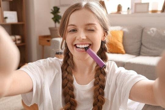 Top-rated e-cigarette accessories and how to choose the right electronic cigarette lanyard for comfort and safety
