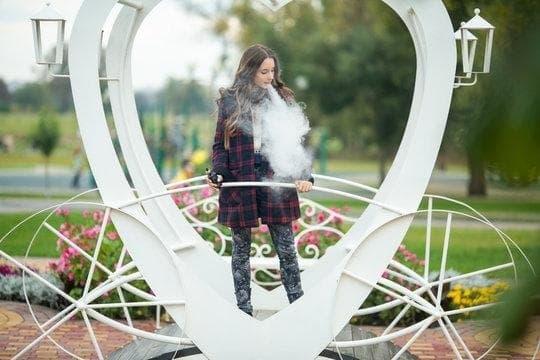 How Vape Shop Owners Can Prevent e-cigarette Advertising to Youth While Staying Profitable