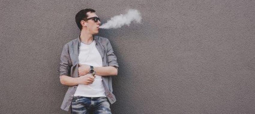 Quick visual guide to e-cigarety and what do e cigarettes look like up close and in everyday use