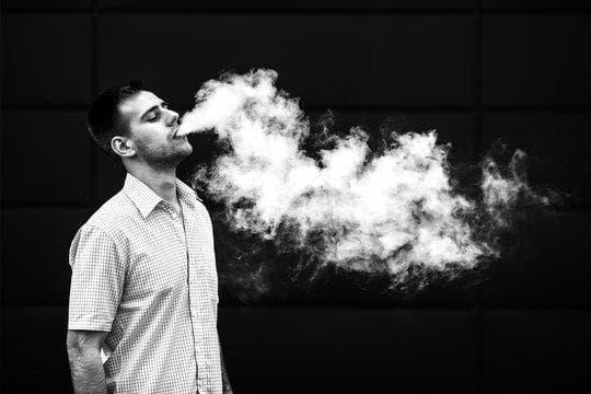 Elektrische-Zigarette Breakthrough 2025 - How smoke 2.0 Upgrades Flavor Battery Life and User Safety