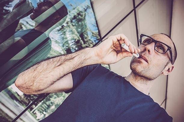 jednorázové e-cigarety and can you take e cigarette liquid on a plane answered with essential airport packing tips